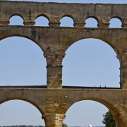 Misa pred Pont du Gard